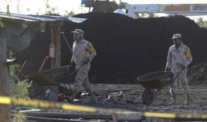 Material sólido en pozos impide rescate de mineros en México