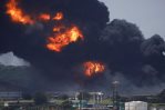 El fuego del gran incendio industrial en Cuba comienza a ceder tras 4 días