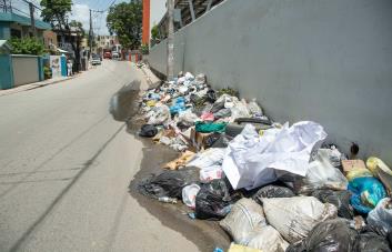 Retraso en Duquesa sigue aumentando vertederos en el Gran Santo Domingo