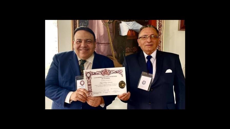 Miguel Reyes Sánchez es reconocido en Academia de Historia de Ecuador