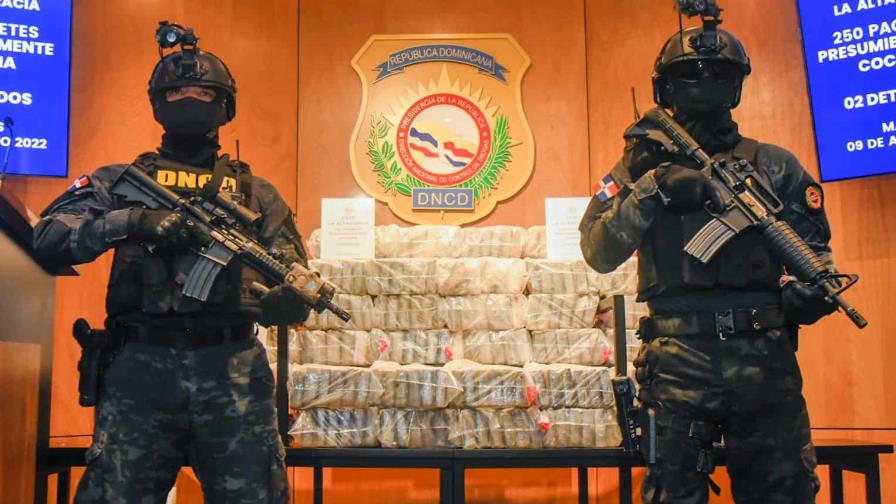 Apresan dos hombres durante decomiso de 250 paquetes de cocaína en La Altagracia