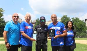 Mariano Rivera y el Dr. Ramón Tallaj reconocidos por FDDNY