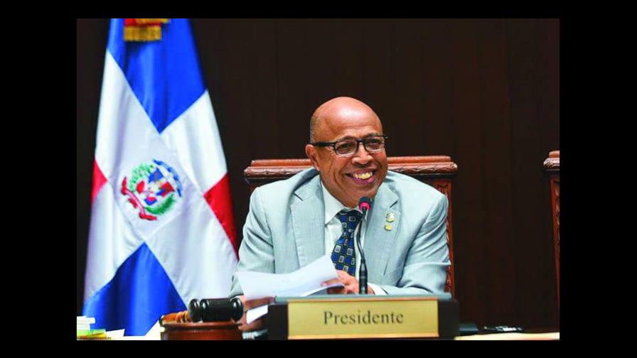 Subcomisión PRM rendirá hoy su informe sobre bufetes directivos