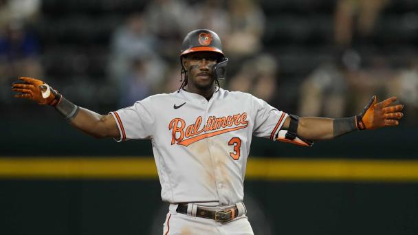 MLB Orioles dueño aumentaría precios conservar jugadores