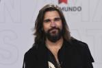Juanes lanza Amores prohibidos, una cumbia rockera