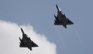 Taiwán prueba sus defensas mientras China prolonga sus maniobras