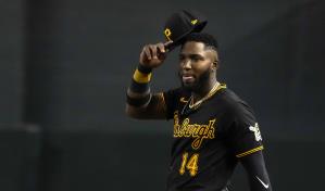 Jugaba con celular en los bolsillos y se le cayó al deslizarse