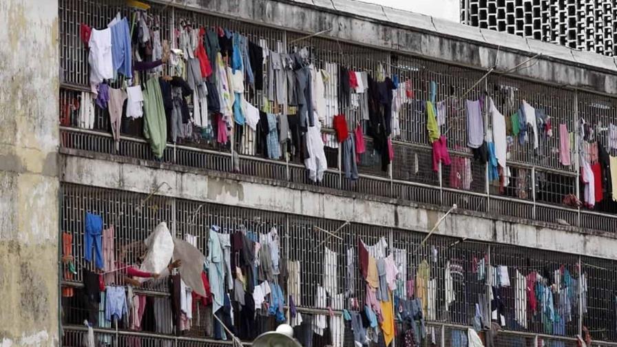 Tres muertos y más de 770 reclusos huidos tras un ataque a una cárcel en RDC