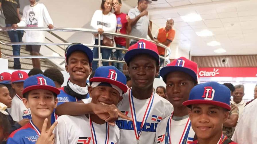 Reciben como héroes jugadores del equipo U12 que terminó cuarto en el Mundial Reciben como héroes jugadores del equipo U12 que terminó cuarto en el Mundial