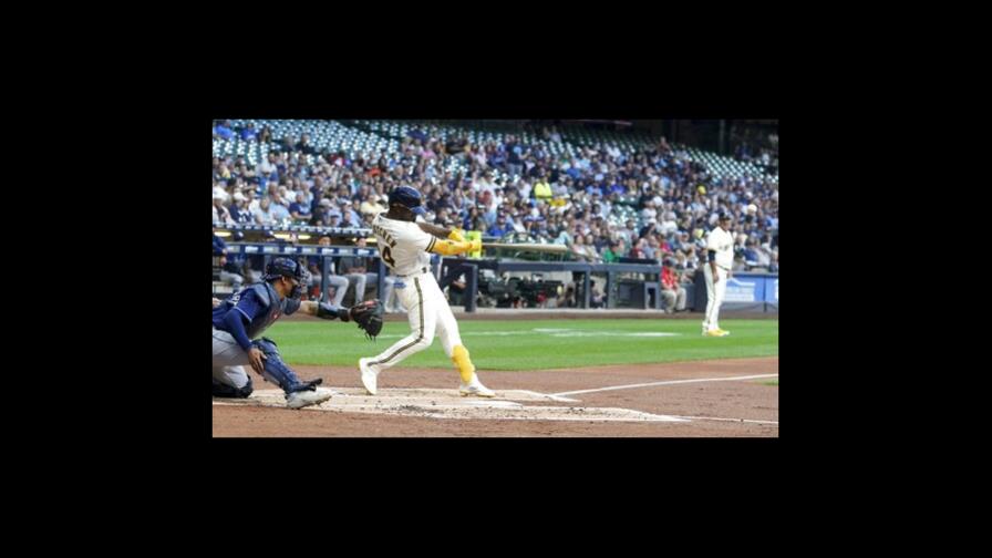 Cerveceros ponen fin a mala racha, superan a Tampa