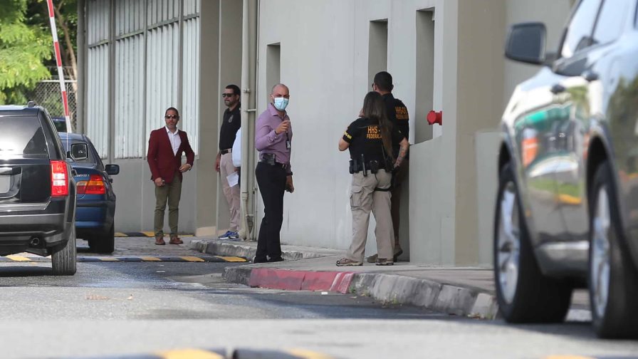 Agentes federales allanan el Departamento de Educación de Puerto Rico Agentes federales allanan el Departamento de Educación de Puerto Rico