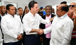 Cambita demanda el Estado compre vehículos chatarra y pensione a choferes