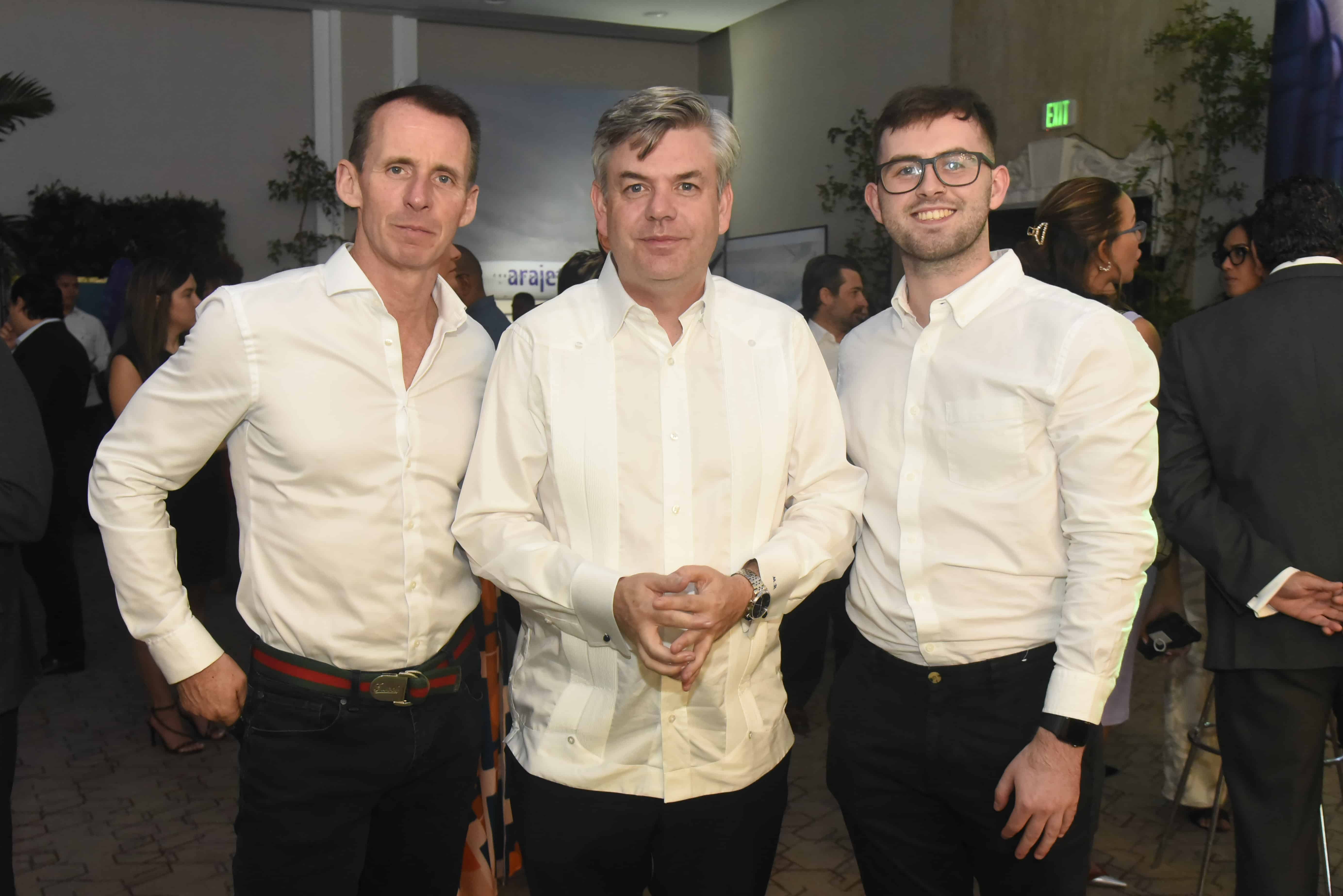 Patrick Murphy, Marl Breen Arsjet y Lee Johnston.