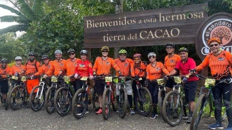 Más de 1,000 ciclistas en recorrido por la Ruta del Cacao en San Francisco de Macorís