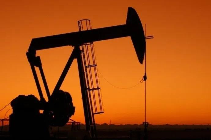 El petróleo de Texas sube un 1.8 % y cierra en US$88.11 el barril