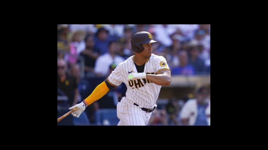 Los Padres derrotan a Gigantes 13-7 con un gran rally Los Padres derrotan a Gigantes 13-7 con un gran rally