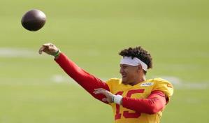 Mahomes será titular con Chiefs en partido de pretemporada