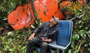 Cae helicóptero en montaña de Panamá y uno de sus 6 ocupantes avisa por video