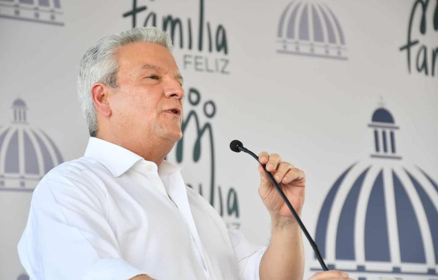 Lisandro Macarrulla renuncia al Ministerio de la Presidencia