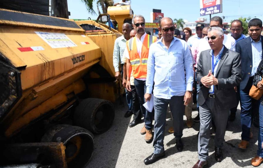 Obras Públicas comienza plan de asfaltado en Santo Domingo Este