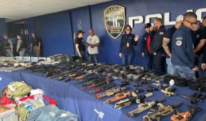 Polic&iacute;a puertorrique&ntilde;a incauta gran arsenal de armas en viviendas de San Juan