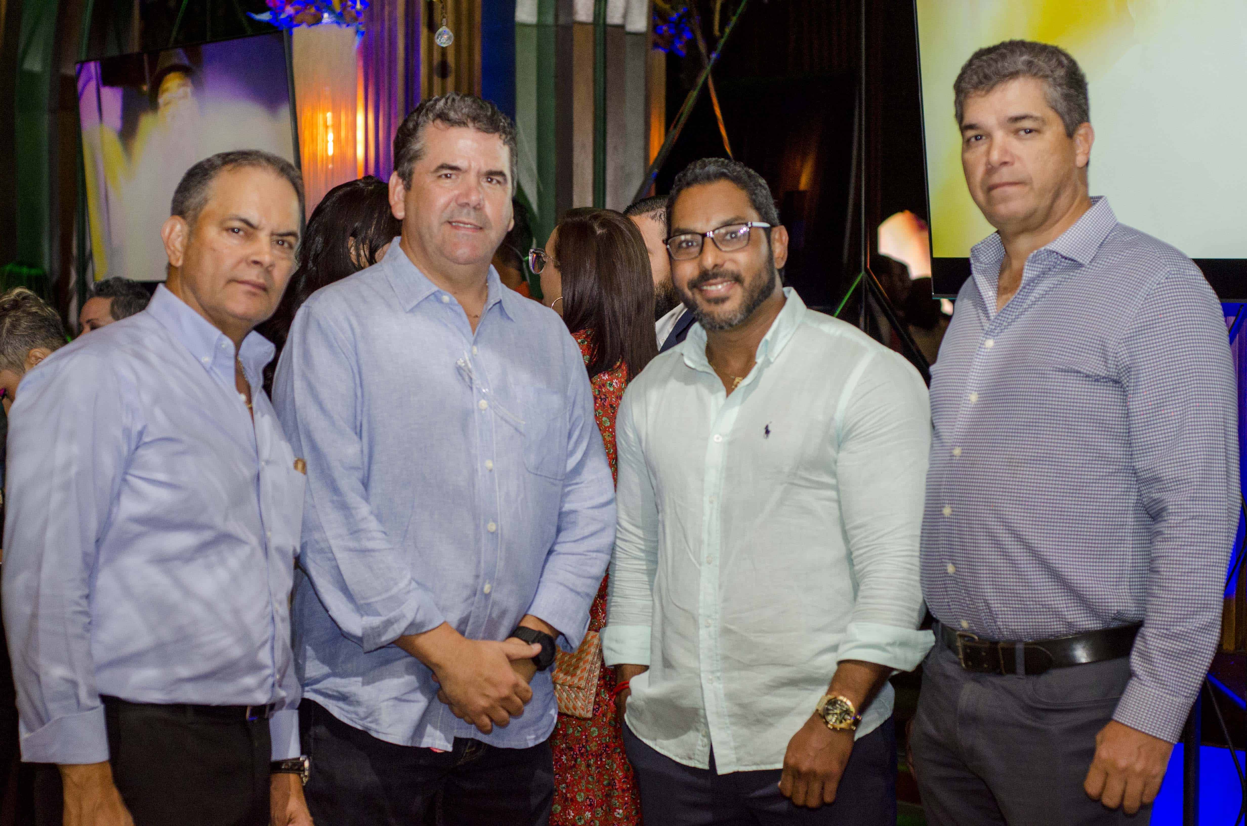 Johnny Morales, Leo Pérez Freixas, Rodolfo Bodden y Julio Cross.