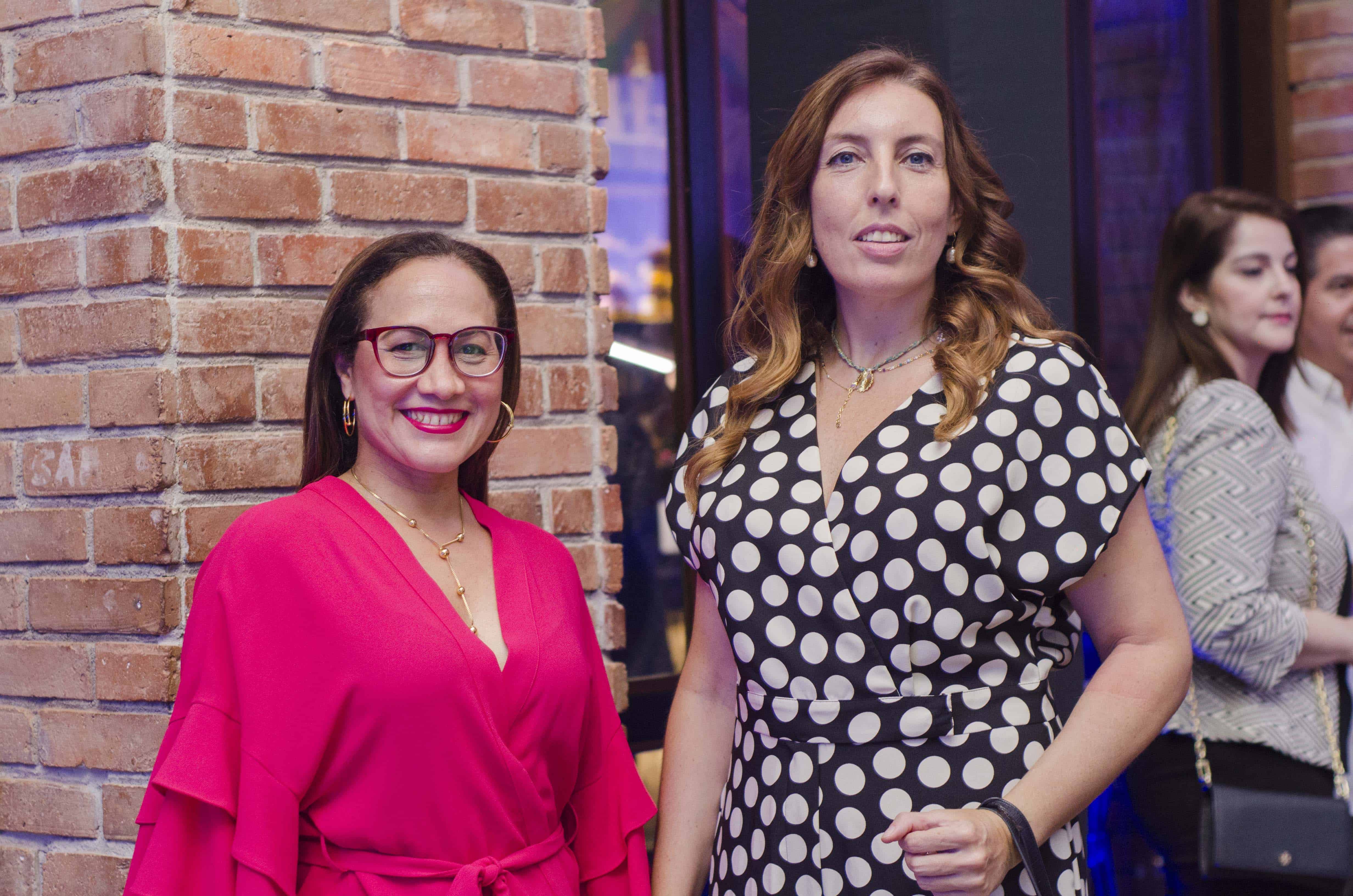 Rosa Veras y Elena Crespo.