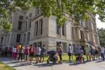Sí al aborto en Kansas, llamado de atención a republicanos Sí al aborto en Kansas, llamado de atención a republicanos