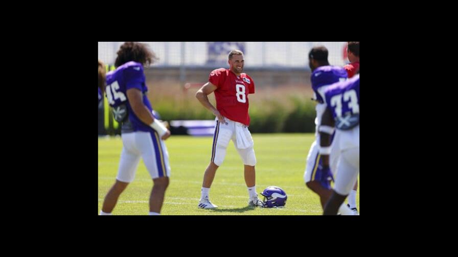 Cousins fuera con Vikings en la pretemporada por COVID-19