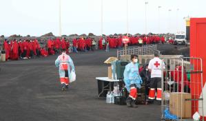 Rescatan a 367 inmigrantes, entre ellos un ni&ntilde;o muy grave, en Canarias