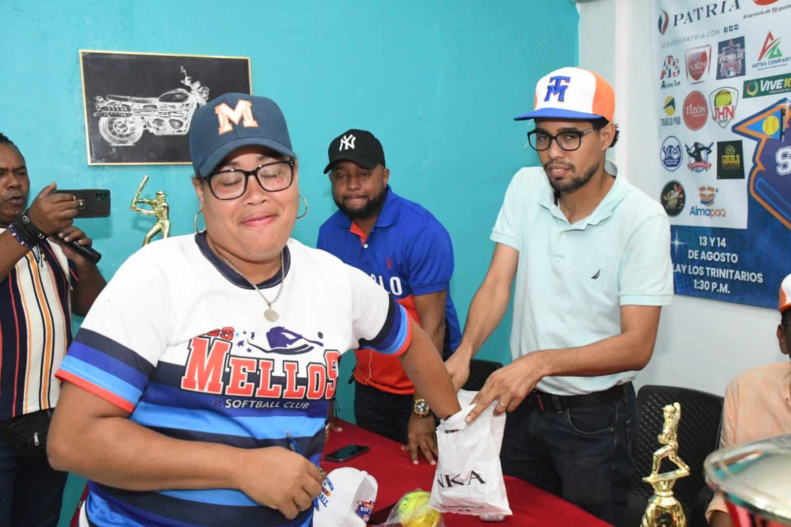 Los Mellos Softbol Club forman parte del grupo-1 en el Clásico de softbol Transporte Morel.