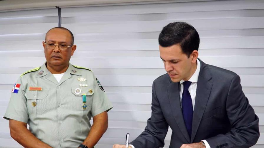 Hugo Beras participa en primera sesión de trabajo con director de la Digesett Hugo Beras participa en primera sesión de trabajo con director de la Digesett