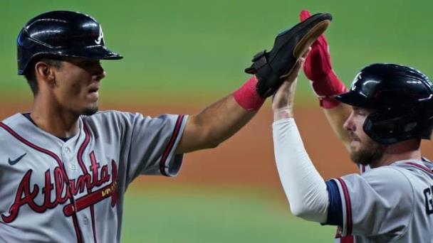 Tromp empuja tres carreras y Bravos superan a Marlins