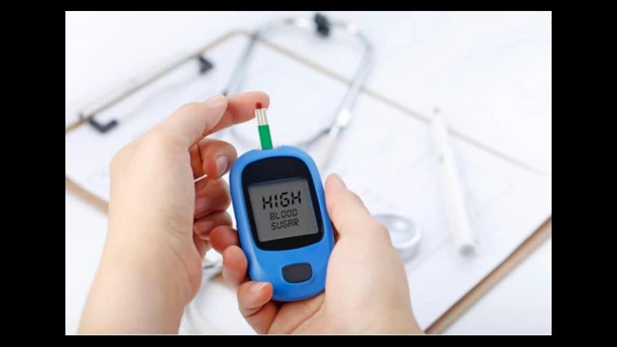 Cómo controlar el azúcar en sangre con un hábito alimenticio