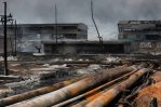 Hallan restos de cuatro personas en el lugar del incendio industrial de Cuba Hallan restos de cuatro personas en el lugar del incendio industrial de Cuba