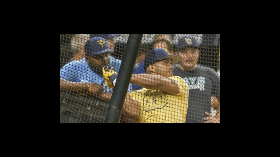 Franco toma práctica de bateo por primera vez tras su lesión del mes pasado