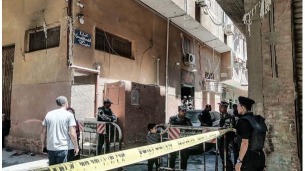 Al menos 41 muertos y 14 heridos en un incendio en una iglesia en El Cairo