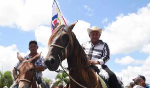 Realizan bendici&oacute;n de 221 toros en la bas&iacute;lica Nuestra Se&ntilde;ora de La Altagracia