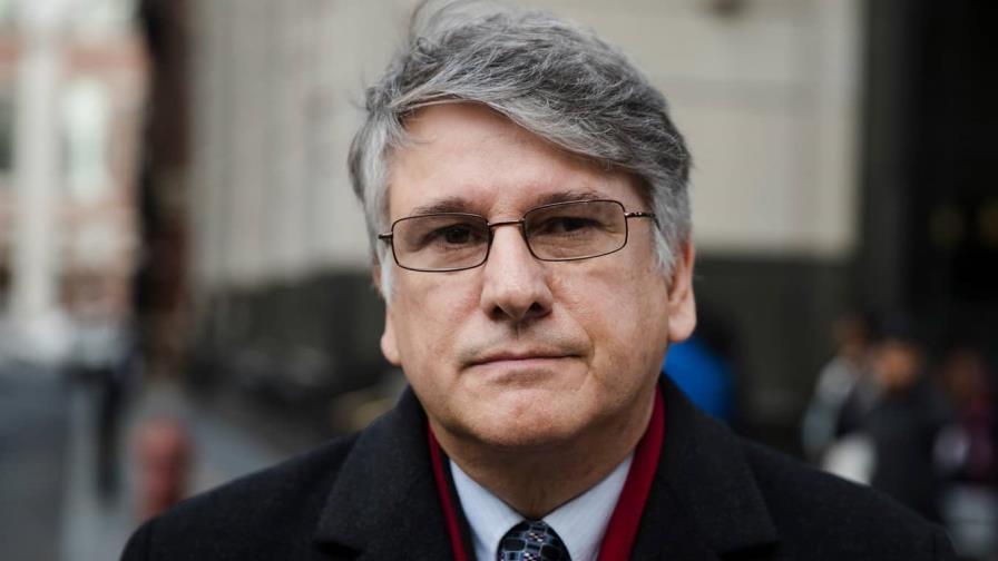 Neurólogo argentino preso por abuso sexual encontrado muerto en cárcel NY