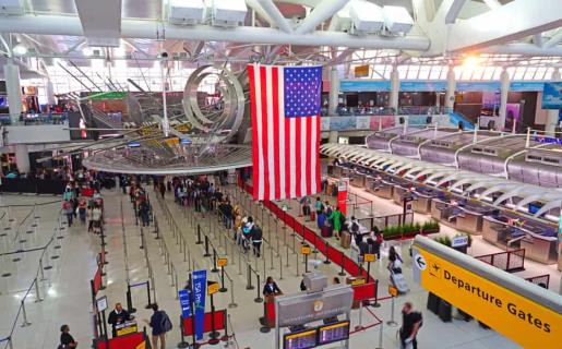 Aeropuertos de NY se suma a aeropuertos con vuelos cancelados por fallas de radio y radar