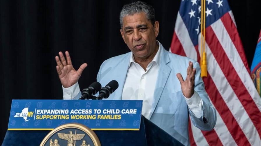 Dominicano Adriano Espaillat encabeza la lista de los políticos más poderosos de Manhattan