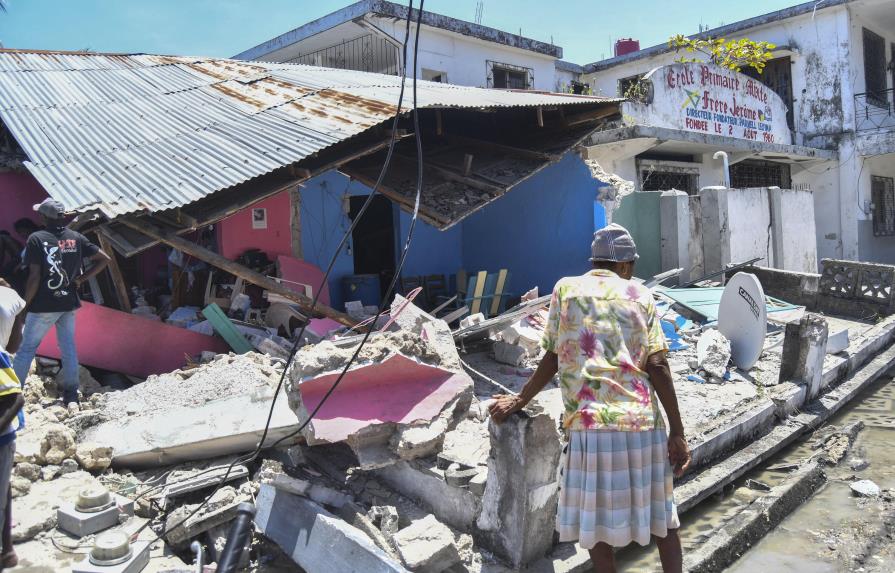 Persiste la crisis y el hambre en Haití un año después del terremoto