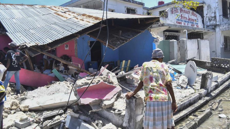 Persiste la crisis y el hambre en Haití un año después del terremoto