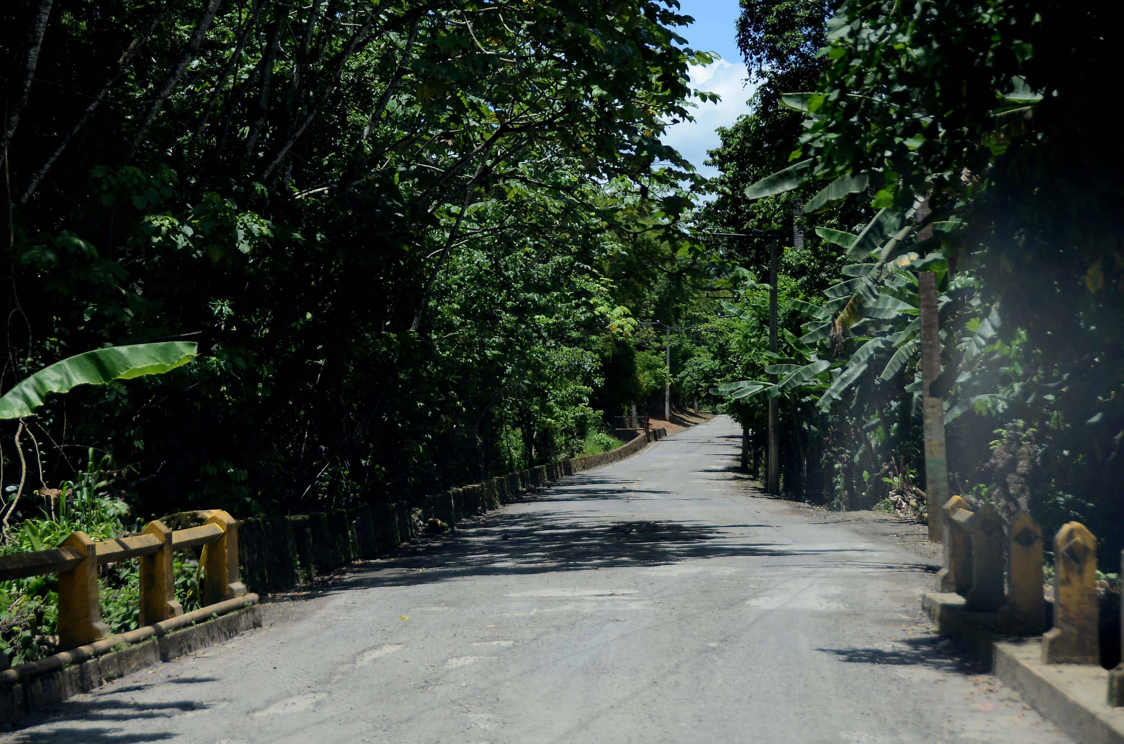 En Los Martínez exigen obras prometidas por Cormidom próximo a Cerro de Maimón.