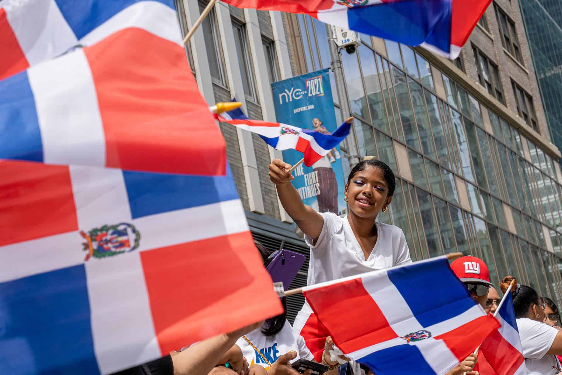 Dominicanos llenaron de color las calles de Nueva York para celebrar logros de la comunidad