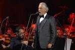 Richard Gere, a los pies de Andrea Bocelli en concierto en Marbella