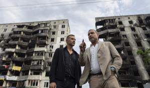 Liev Schreiber y Andriy Shevchenko piden apoyo para Ucrania