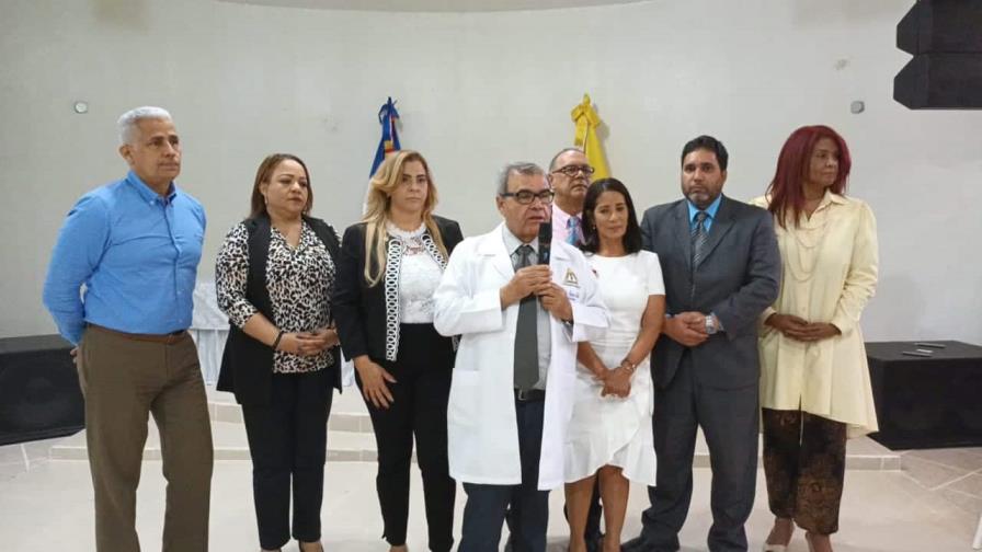 CMD exaltará a tres maestros de la medicina en ceremonia por su aniversario 131