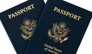 FBI devuelve a Trump los pasaportes que se llevó durante registro, según FOX