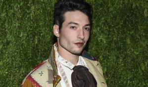 Ezra Miller se somete a tratamiento de salud mental
